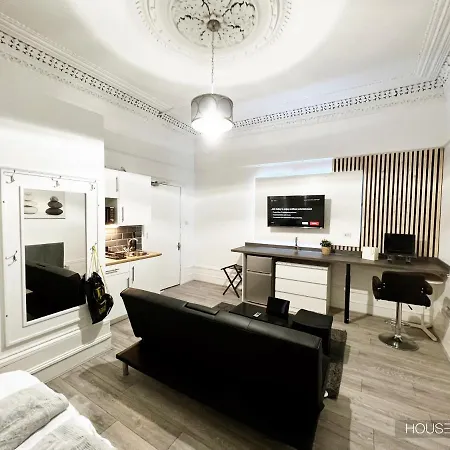 Erin Court Mansion - Rm 11 Hotel